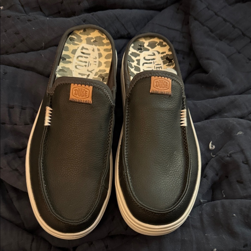 Hey Dude Women’s Black Leather Austin Classic Lift Slip-On Shoes